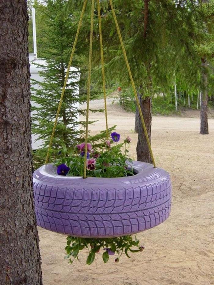 Hanging DIY Tire Planters #garden #oldtires #decorhomeideas