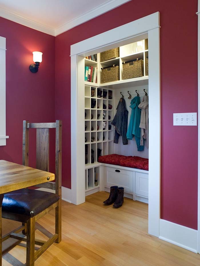 Transform Your Closet Into Mudroom #closet #homedecor #decorhomeideas