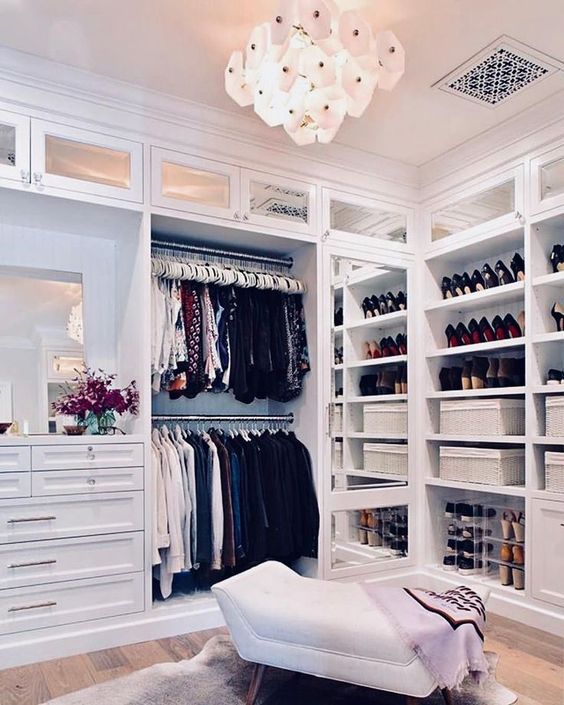 Multi Shelves Walk In Closet #closet #storage #decorhomeideas