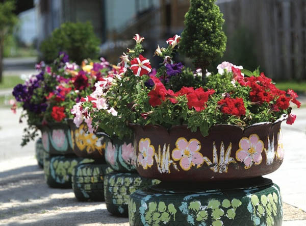 Old Tires Flower Planters #garden #oldtires #decorhomeideas