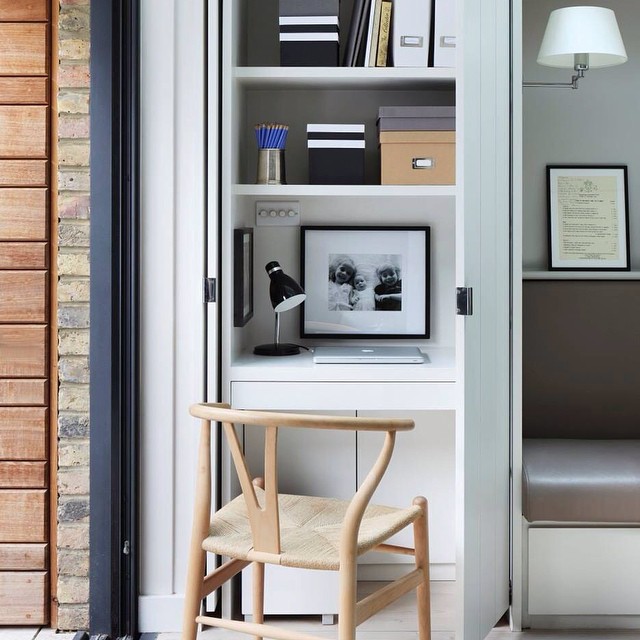 Small home office in a tiny closet #closet #homedecor #decorhomeideas