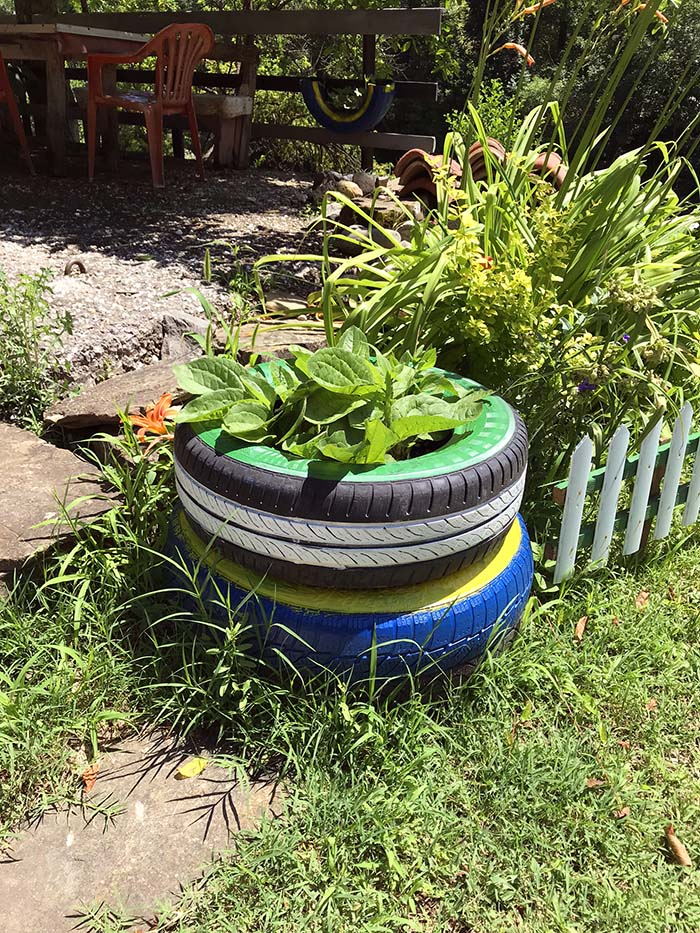 Two Tires Flower Planter #garden #oldtires #decorhomeideas