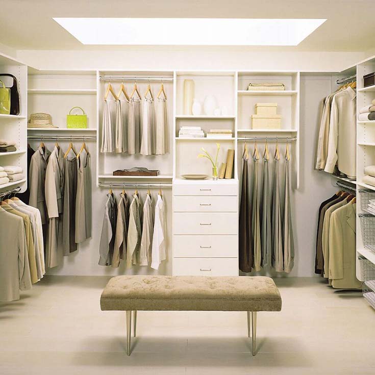 Walk In Closet With Bench #closet #storage #decorhomeideas