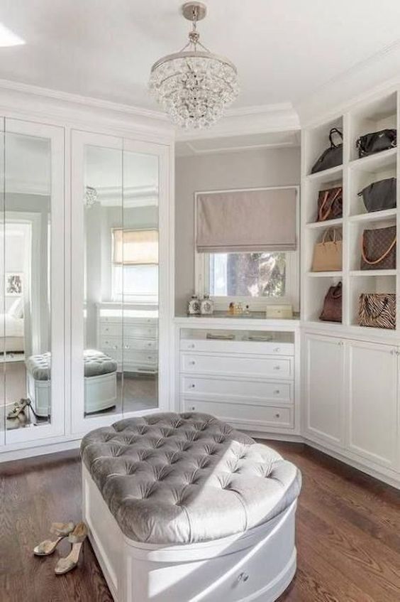 Walk In Closet With Ottoman #closet #storage #decorhomeideas