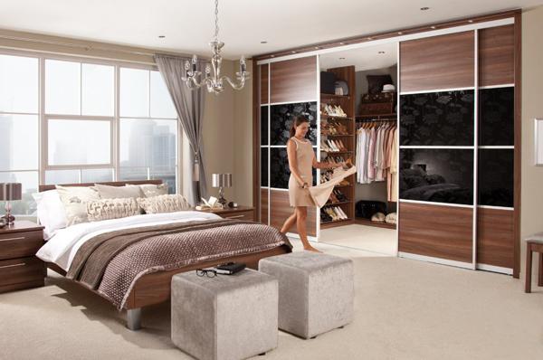 Walk In Closet With Sliding Doors #closet #storage #decorhomeideas