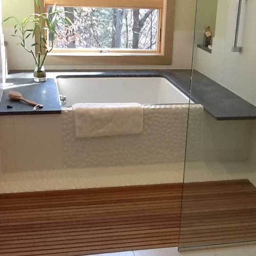 Bath Tub With Teak Flooring