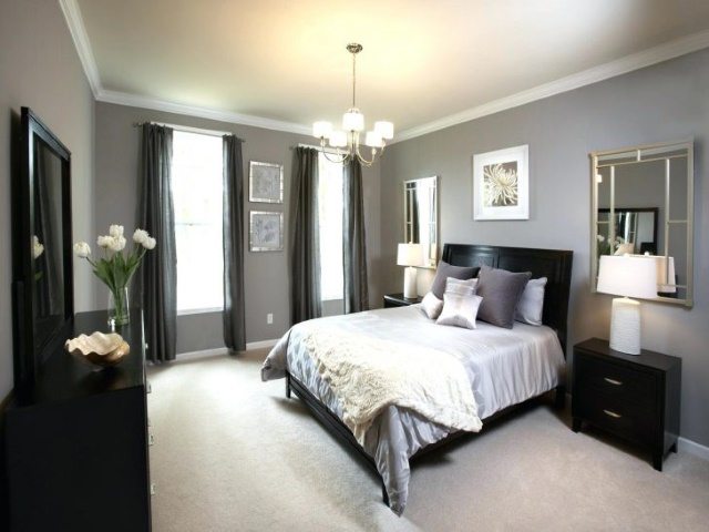 Black Accented Silver Bedroom #bedroom #silver #decorhomeideas