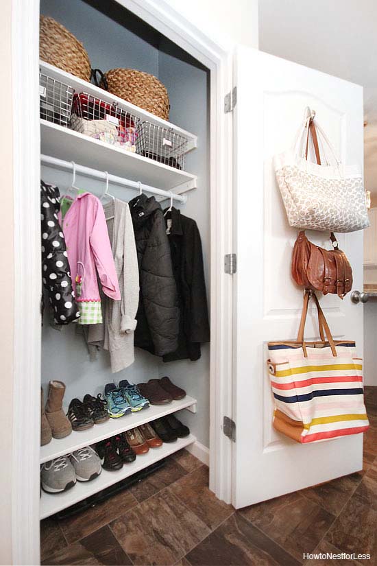 Command Hooks Closet Door Organizer #closet #organization #decorhomeideas