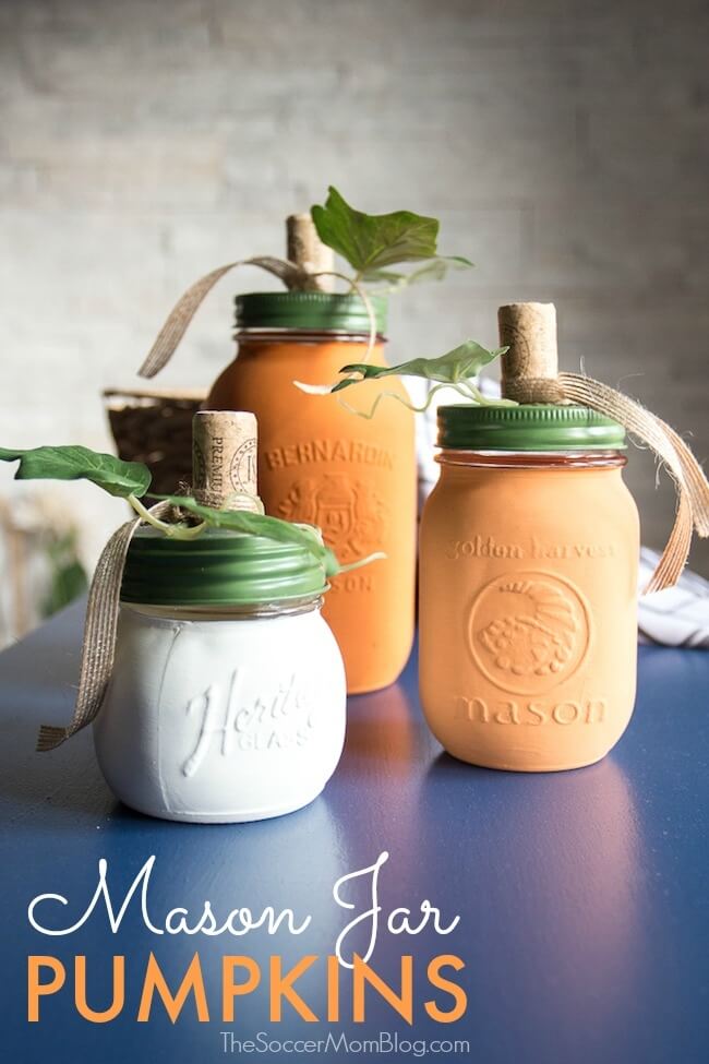 DIY Painted Mason Jar Pumpkins #falldecor #masonjar #decorhomeideas