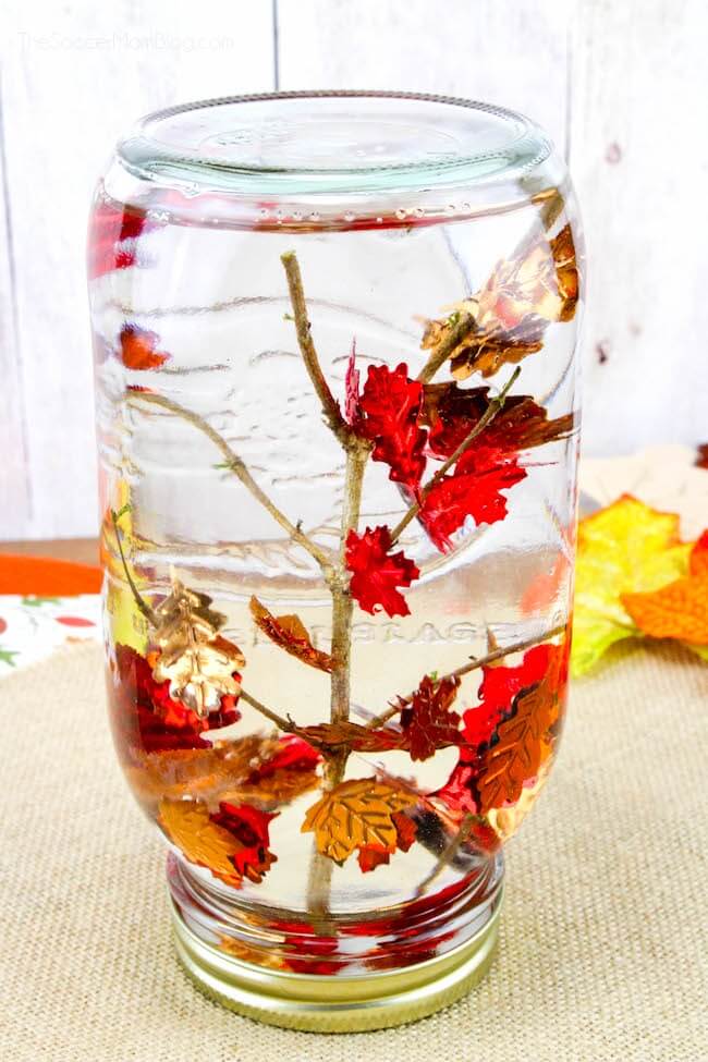 Falling Leaves Sensory Mason Jar #falldecor #masonjar #decorhomeideas