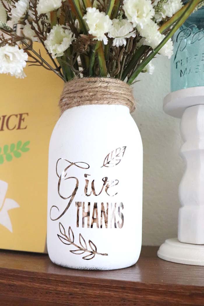 Give Thanks Fall Decor Mason Jar With Flowers #falldecor #masonjar #decorhomeideas