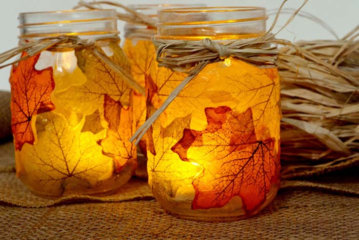 Maple Leaf Fall Decor Mason Jar #falldecor #masonjar #decorhomeideas