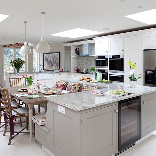 Marble Top Kitchen Island With Built-In Seating #kitchen #island #decorhomeideas