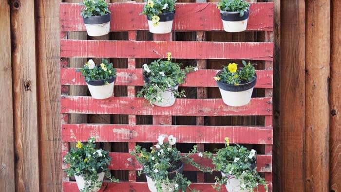 Pallet Wood Vertical Garden #garden #landscaping #decorhomeideas