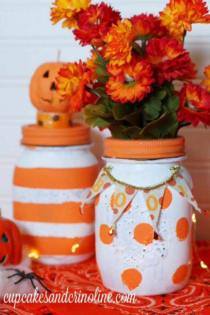 Polka Dot and Striped Mason Jars #falldecor #masonjar #decorhomeideas