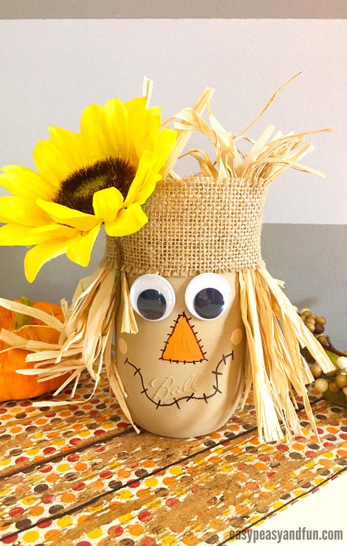 Scarecrow Mason Jar Fall Craft #falldecor #masonjar #decorhomeideas