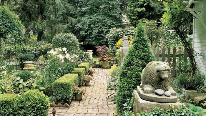 Trimmed Boxwood Garden Landscaping #garden #landscaping #decorhomeideas