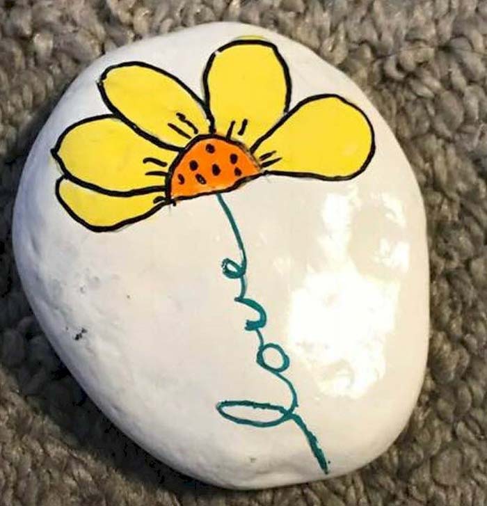 DIY Painted Rocks With Flowers