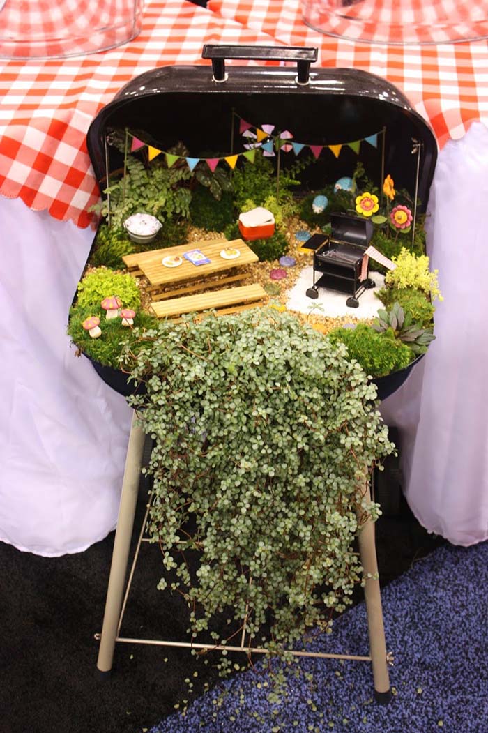 Barbecue Themed Fairy Garden #fairygarden #diy #decorhomeideas