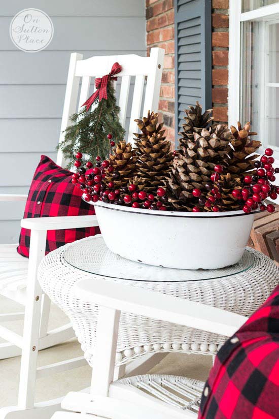 Buffalo Check Front Porch Christmas Decor #Christmas #buffalocheck #diy #decorhomeideas