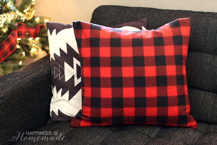 Buffalo Check Plaid Holiday Pillow from a Target Dollar Spot Blanket #Christmas #buffalocheck #diy #decorhomeideas