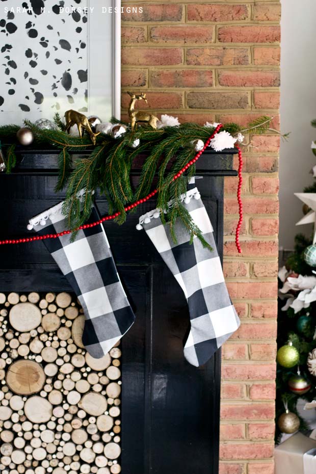 Buffalo Check Stockings #Christmas #buffalocheck #diy #decorhomeideas