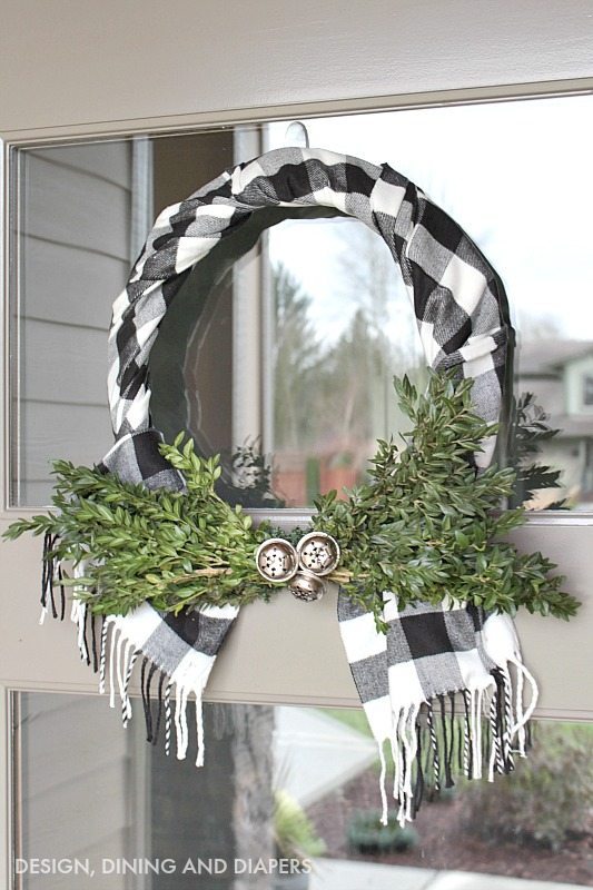 Buffalo Check Wreath Using a Scarf #Christmas #buffalocheck #diy #decorhomeideas