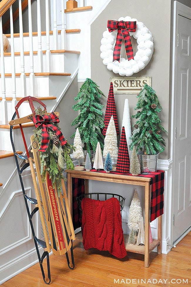 Buffalo Plaid Christmas Tree Forest Entryway #Christmas #buffalocheck #diy #decorhomeideas