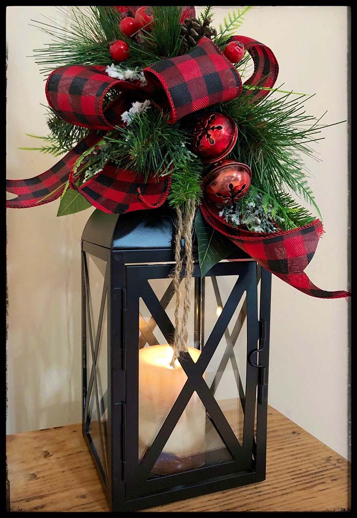 Buffalo Plaid Lantern #Christmas #buffalocheck #diy #decorhomeideas