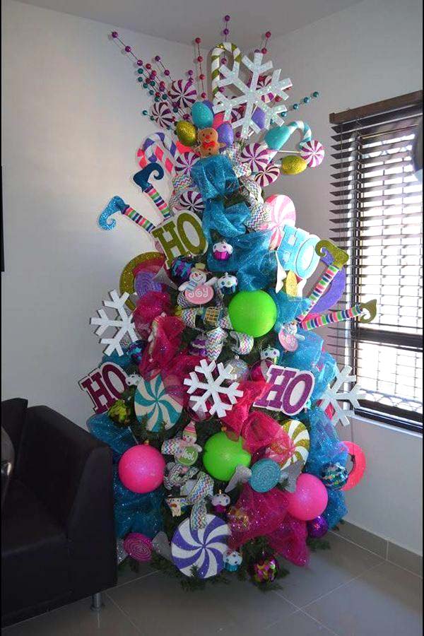 Candies Christmas Tree Decoration #Christmas #trees #decorhomeideas