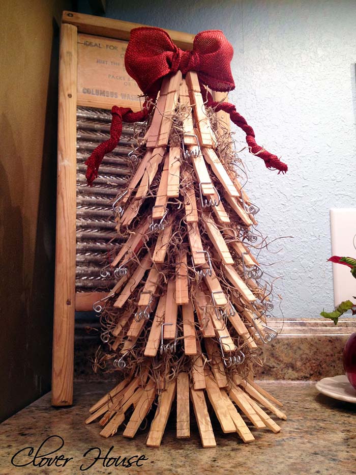 Clothespin Christmas Tree #Christmas #trees #decorhomeideas