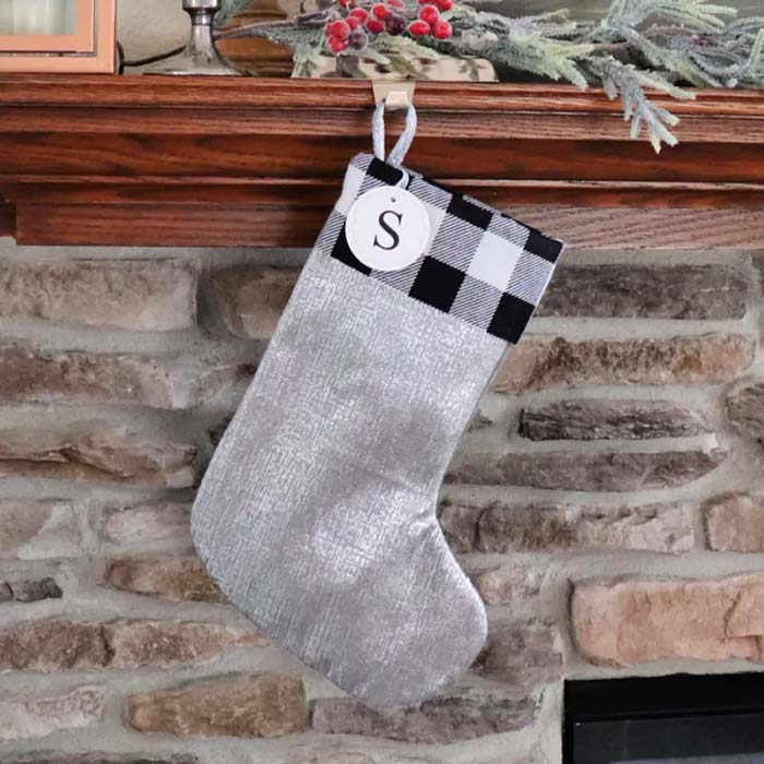 DIY Buffalo Check Christmas Stockings #Christmas #buffalocheck #diy #decorhomeideas