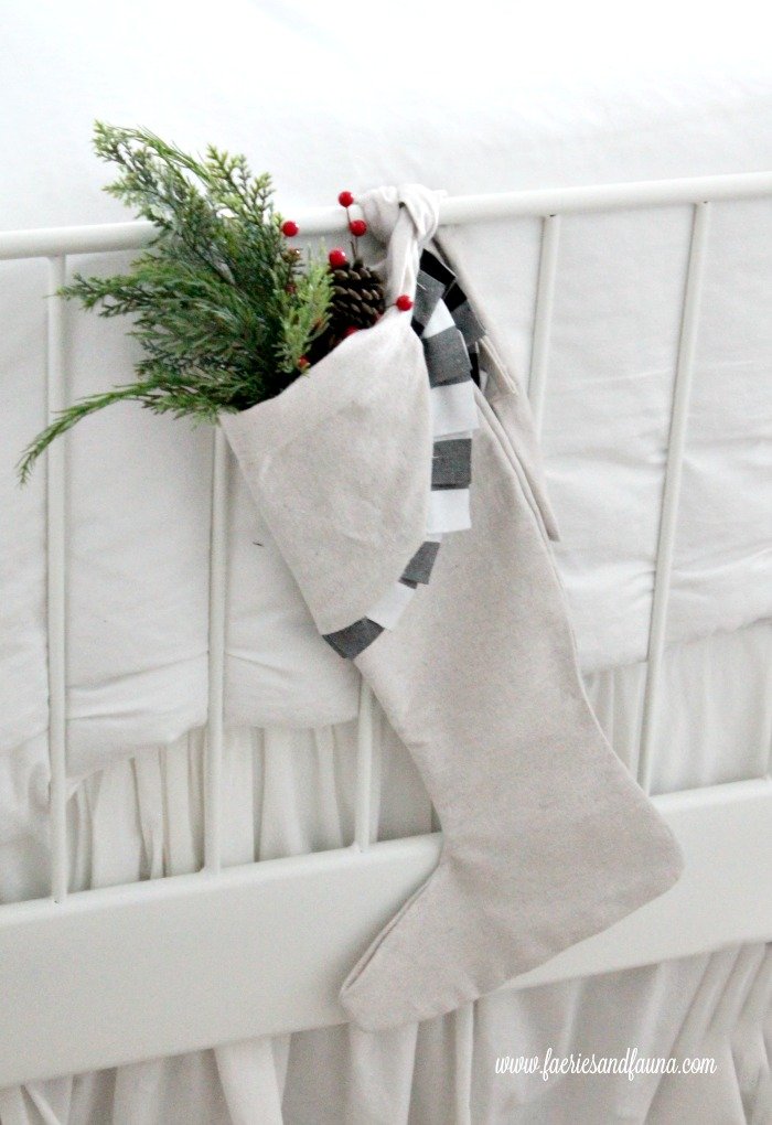 DIY Christmas Stocking With Buffalo Check #Christmas #buffalocheck #diy #decorhomeideas