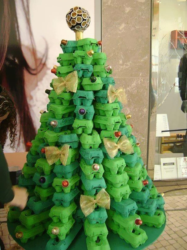 DIY Egg Cartons Christmas Tree  #Christmas #trees #decorhomeideas