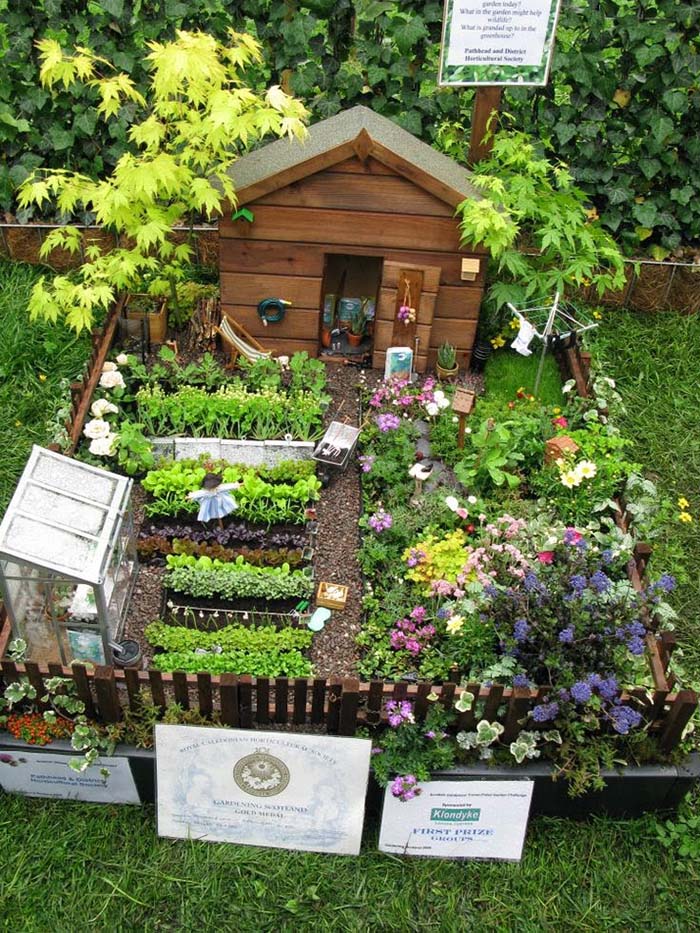 Fairy Garden Within Real Garden #fairygarden #diy #decorhomeideas