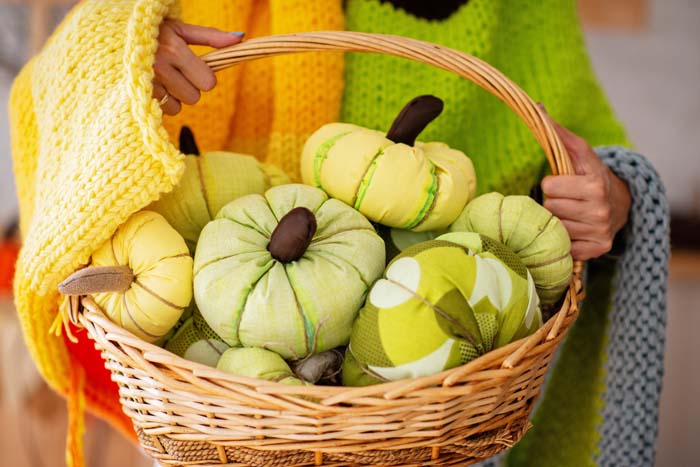 Fall Decor Green Fabric Pumpkins #fabric #pumpkin #falldecor #decorhomeideas