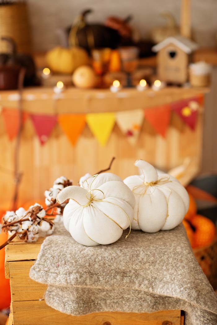 Fall Decor Fabric Pumpkins #fabric #pumpkin #falldecor #decorhomeideas