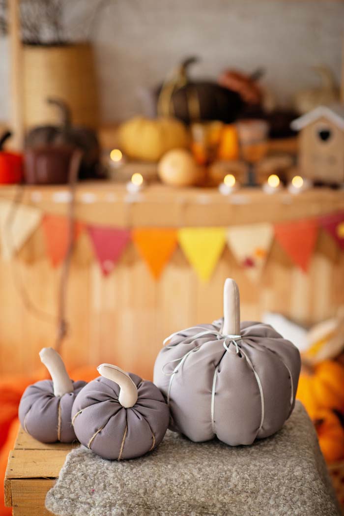 Fall Decor Fabric Pumpkins #fabric #pumpkin #falldecor #decorhomeideas