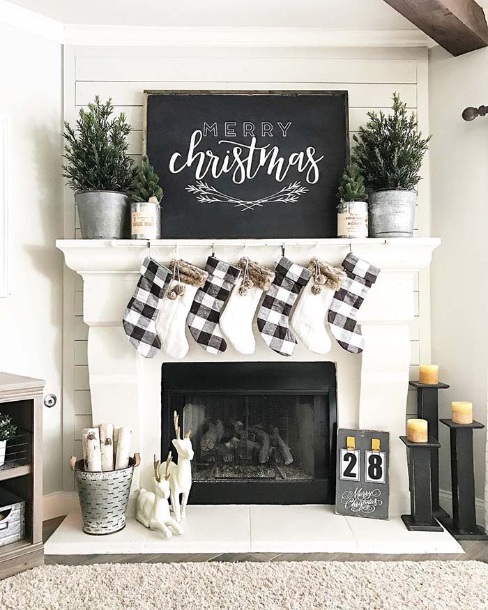 Farmhouse Buffalo Check Mantel Decor #Christmas #buffalocheck #diy #decorhomeideas