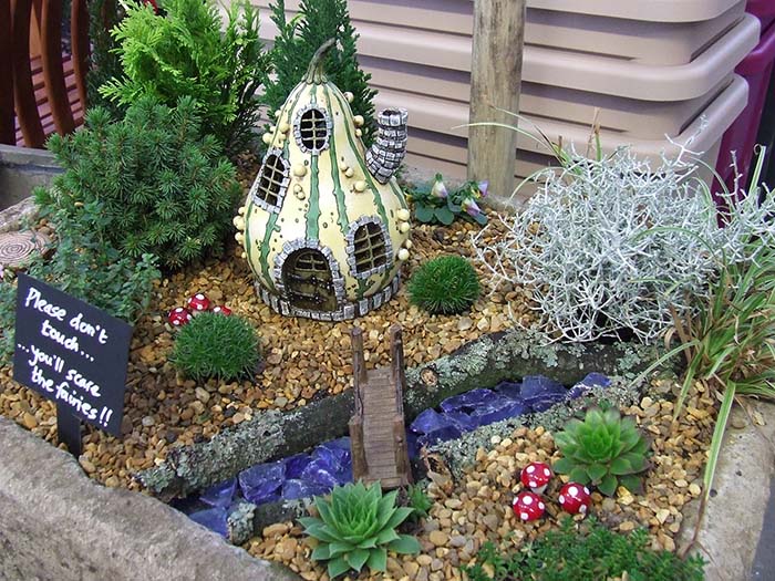 Gourd garden miniature garden ideas #fairygarden #diy #decorhomeideas