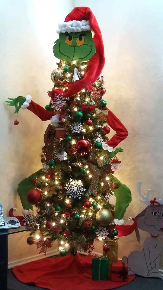 Grinch Christmas Tree Decoration #Christmas #trees #decorhomeideas