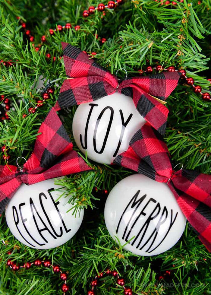 Inspired Christmas Ornaments #Christmas #buffalocheck #diy #decorhomeideas