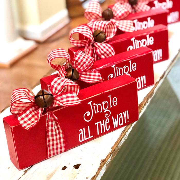 Jingle Bell Block Christmas Sign #Christmas #buffalocheck #diy #decorhomeideas