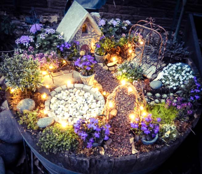 Magic Lights Fairy Garden #fairygarden #diy #decorhomeideas