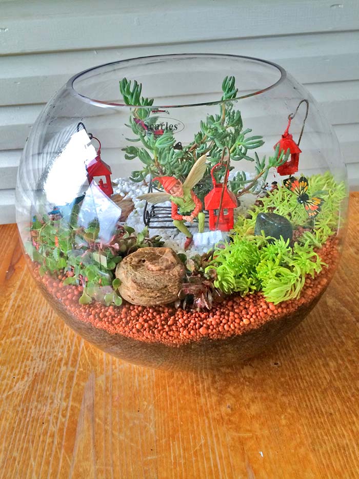 Miniature Terrarium Fairy Garden round glass fish bowl #fairygarden #diy #decorhomeideas