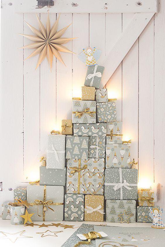 Unique Christmas Tree Made Out Of Presents #Christmas #trees #decorhomeideas