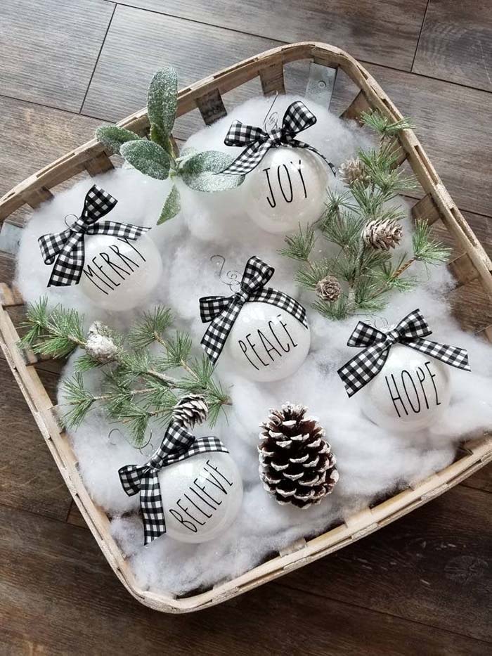 Quotes Buffalo Plaid Christmas Ornaments #Christmas #buffalocheck #diy #decorhomeideas