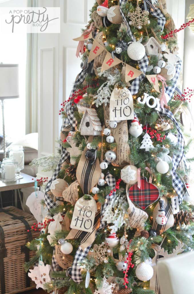 Red Plaid Christmas Tree #Christmas #buffalocheck #diy #decorhomeideas