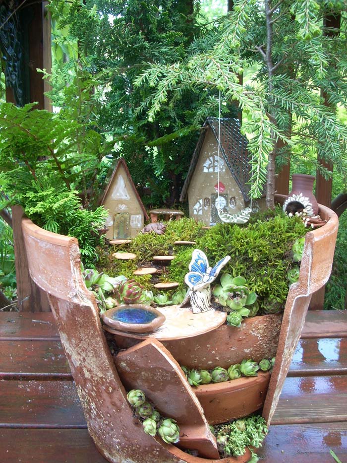 Terra Cotta Pot Fairy Garden #fairygarden #diy #decorhomeideas