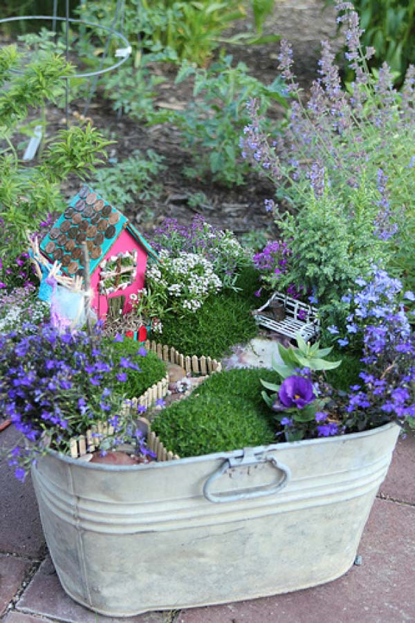 Tin Bucket Fairy Garden #fairygarden #diy #decorhomeideas